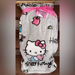 Super Cute 🥰 Hello Kitty Throw 60”X70” Light Grey W/Pink Apples 🍎 - NEW